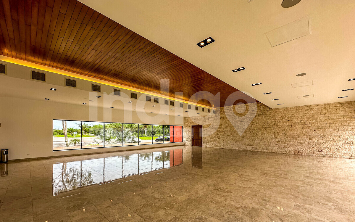 20 de 36: Salón de Eventos Climatizado