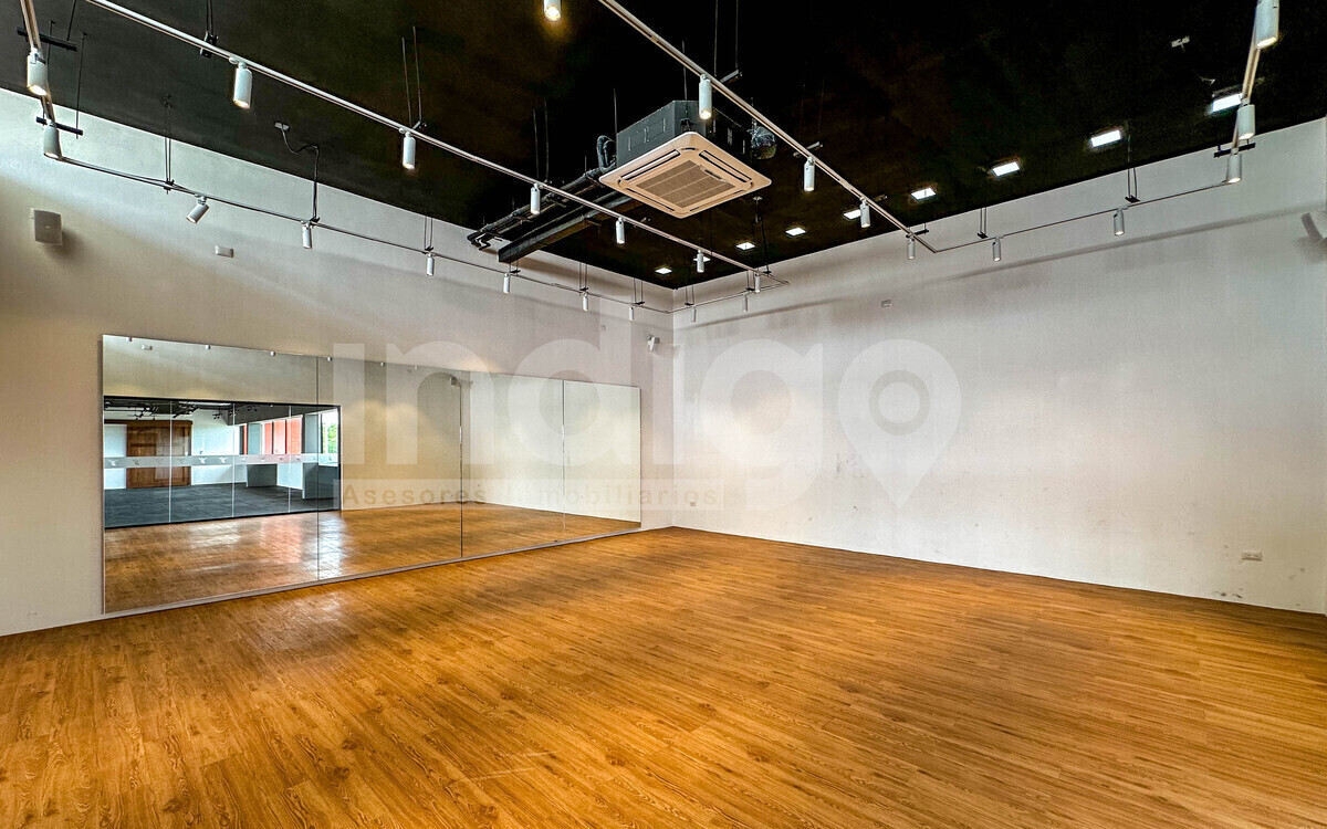 25 de 36: Salon Multiusos en el Gimnasio