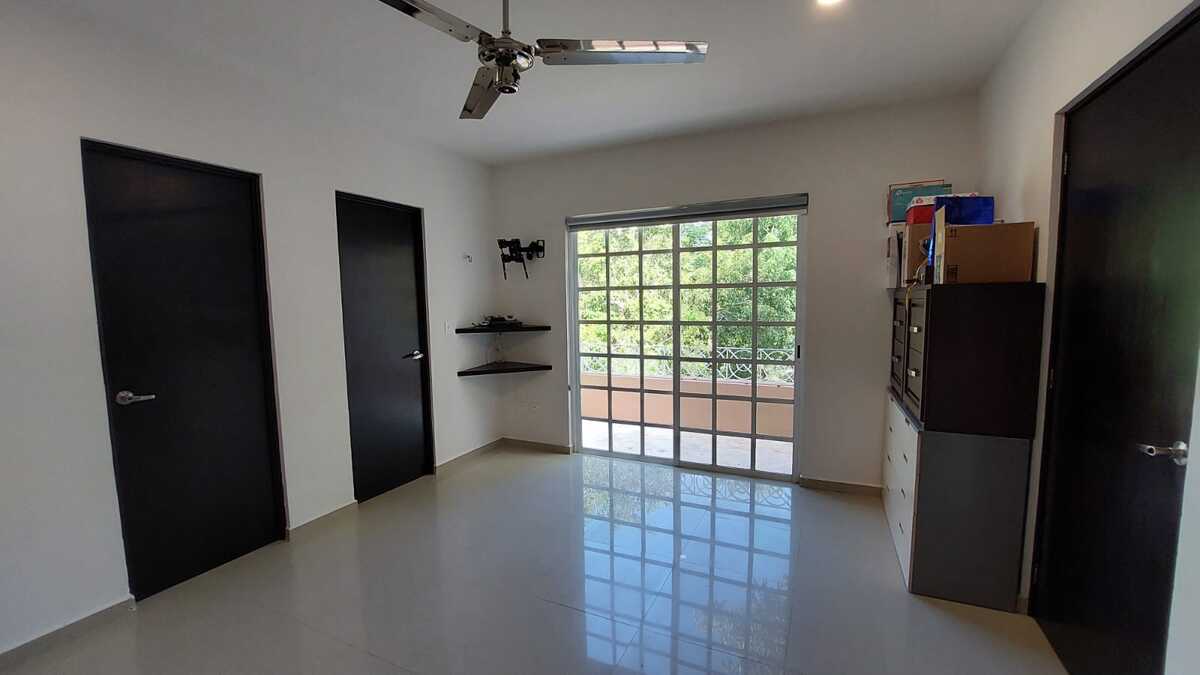 6 de 13: Sala de Tv Planta Alta