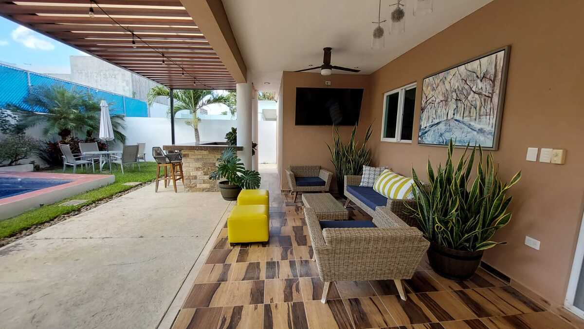 10 de 15: Terraza y Bar