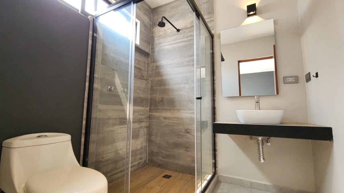 8 of 14: BAÑO RECAMARA SECUNDARIA