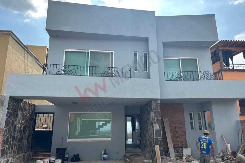 1 of 31: Modern luxury home in El Capricho