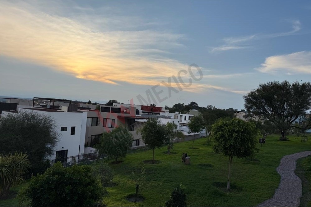 5 of 31: Peaceful park views in El Capricho community