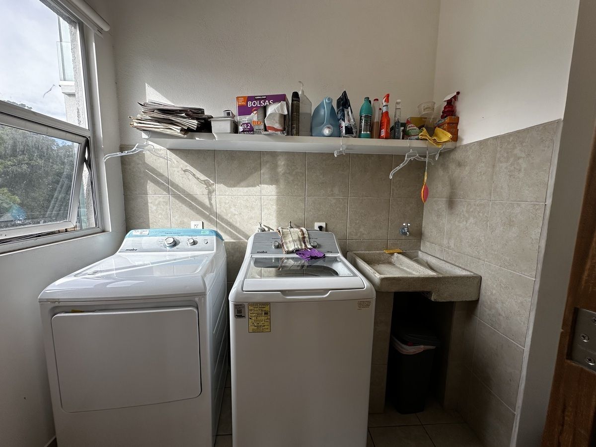 15 of 21: Cuarto de lavadoras