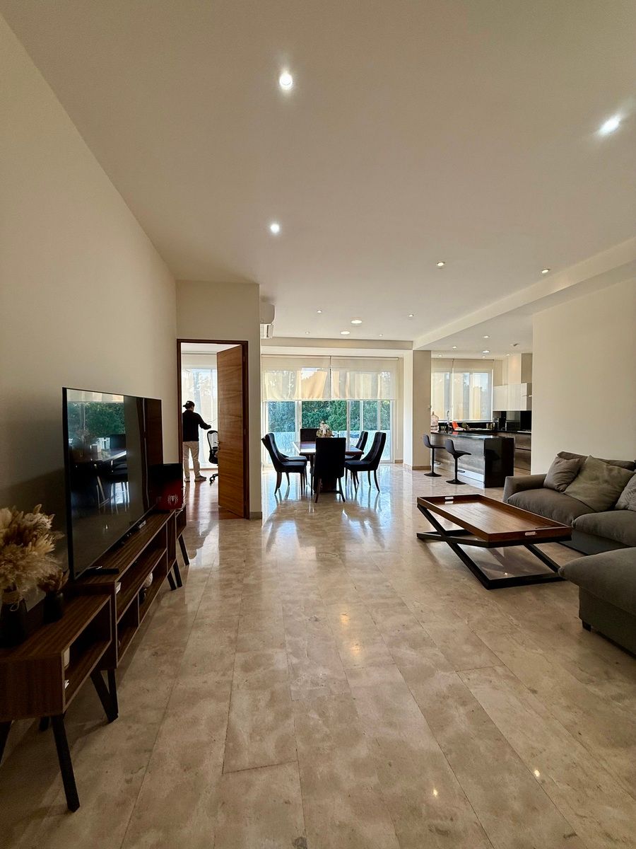 3 of 21: Sala, comedor , cocina y entrada a recámara principal