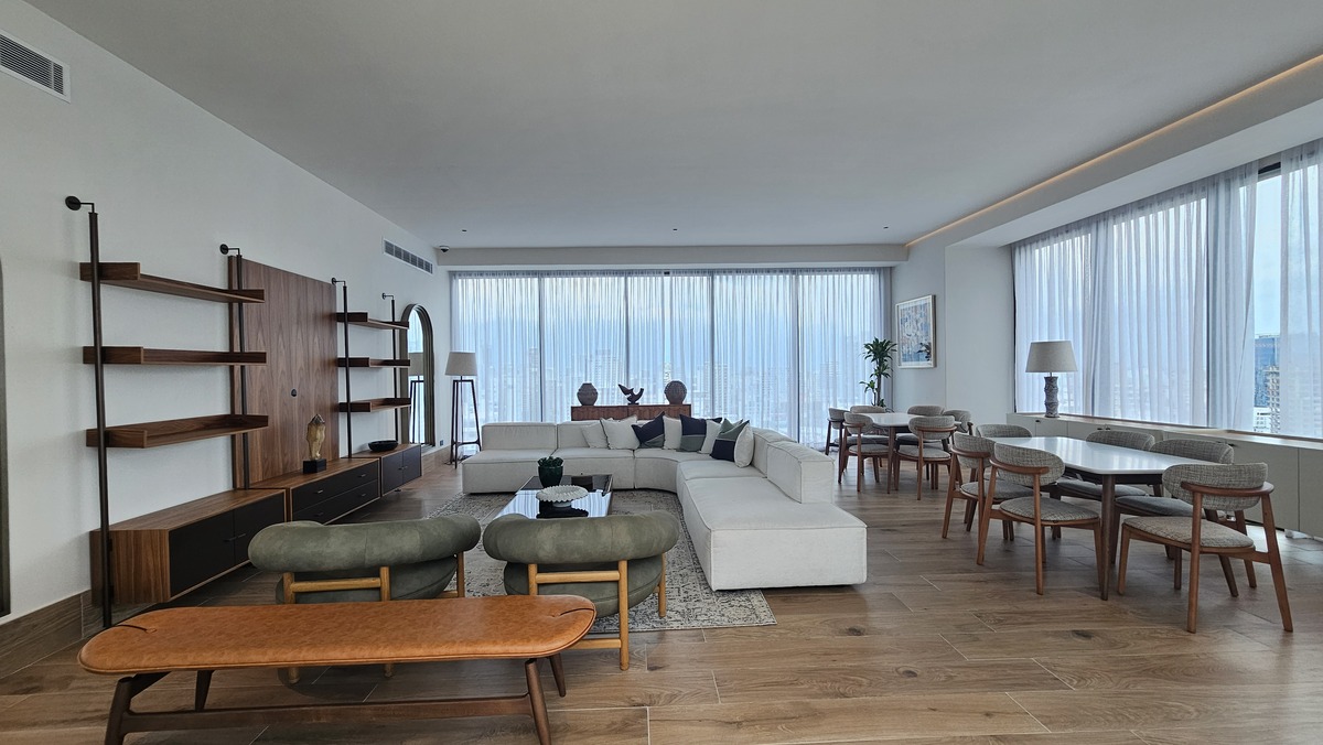 14 de 50: Salón reuniones piso 16