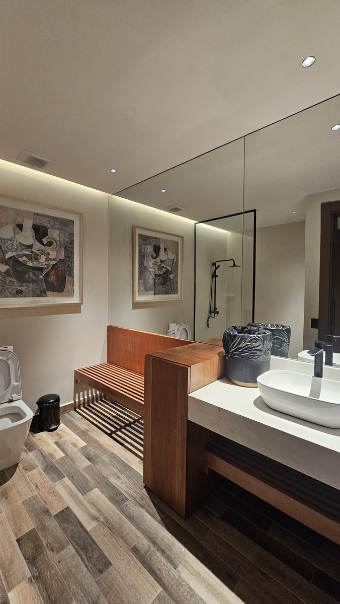 49 de 50: Baño area gimansio