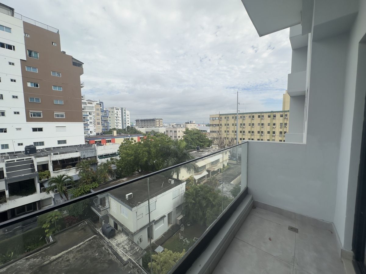 Apartment in Ensanche Naco, Santo Domingo Centro (Distrito Nacional), photo 2 of 11