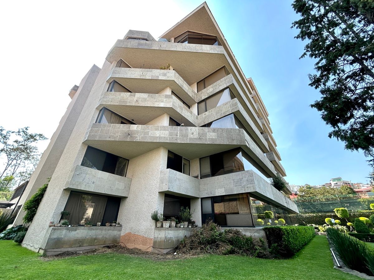 2 de 21: FACHADA LATERAL