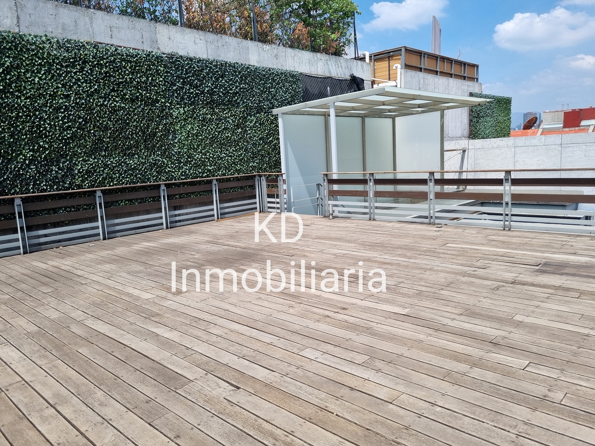 1 de 12: Roof de 80 m2