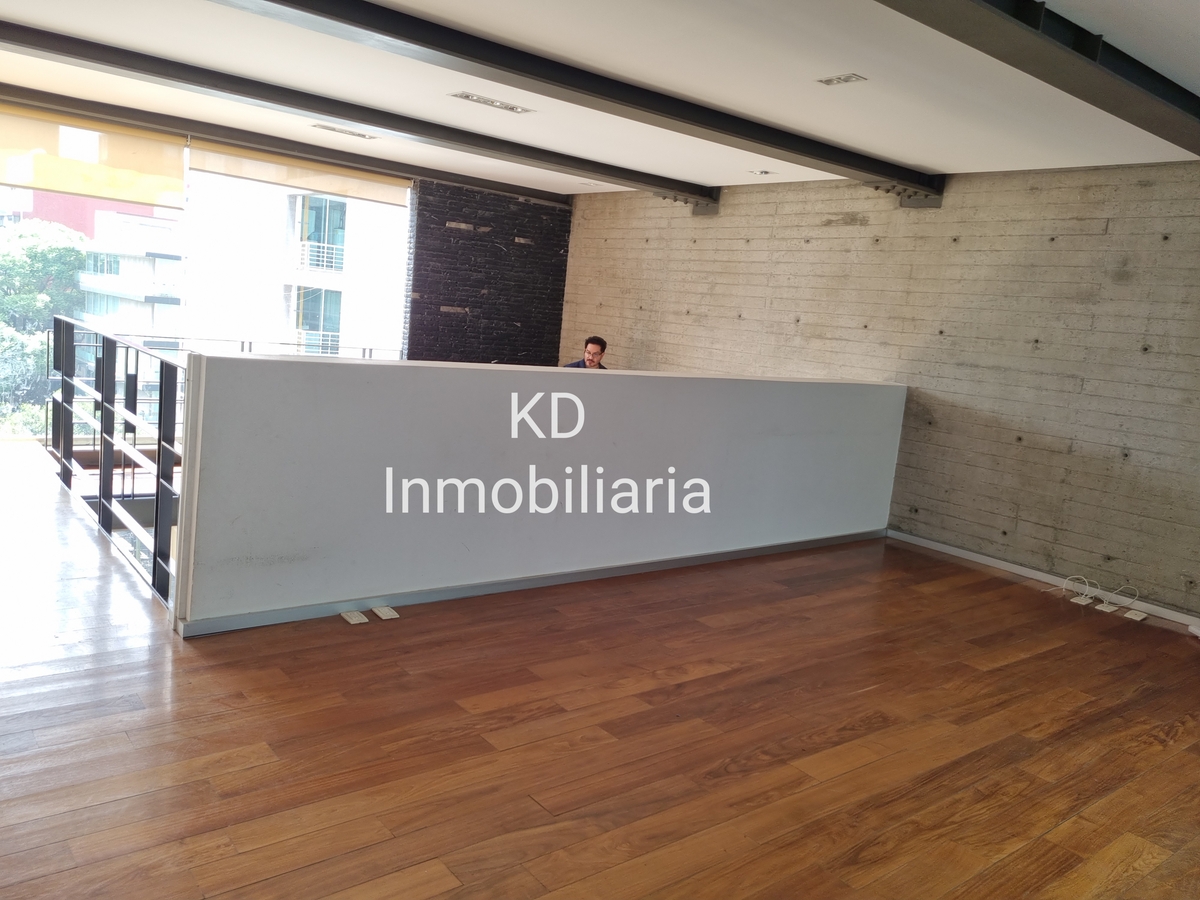 8 de 12: "Familyroom"