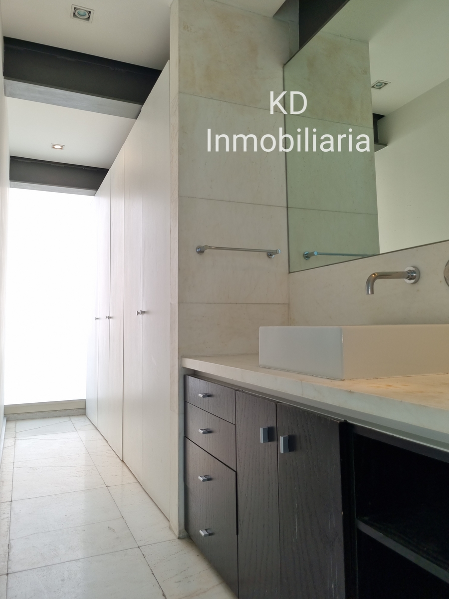 10 de 12: Baño recámara principal