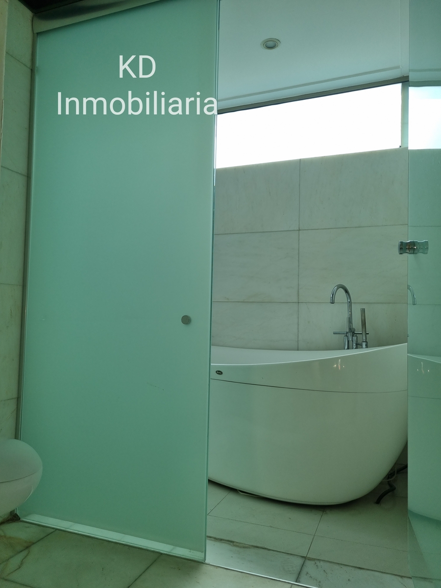 11 de 12: Baño tina hidromasaje