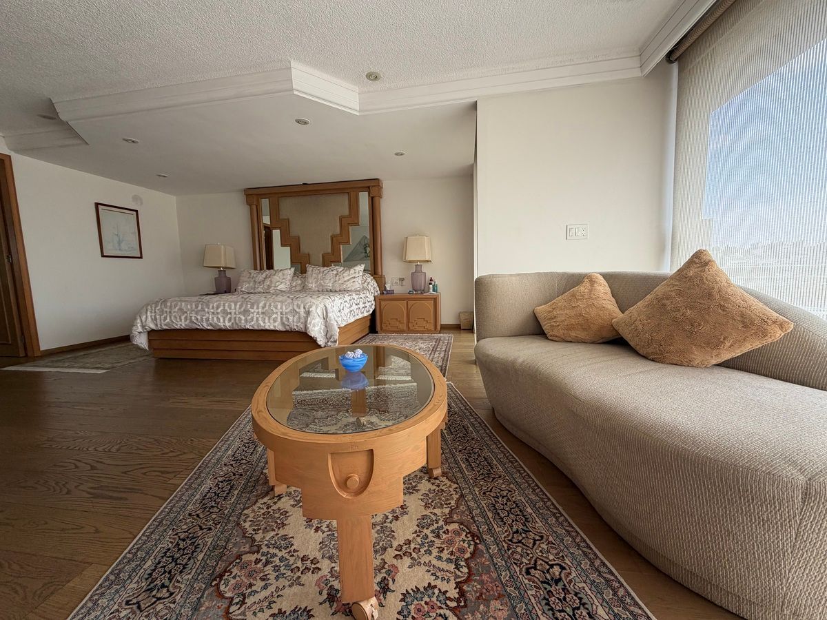 2 de 29: Sala de recámara principal