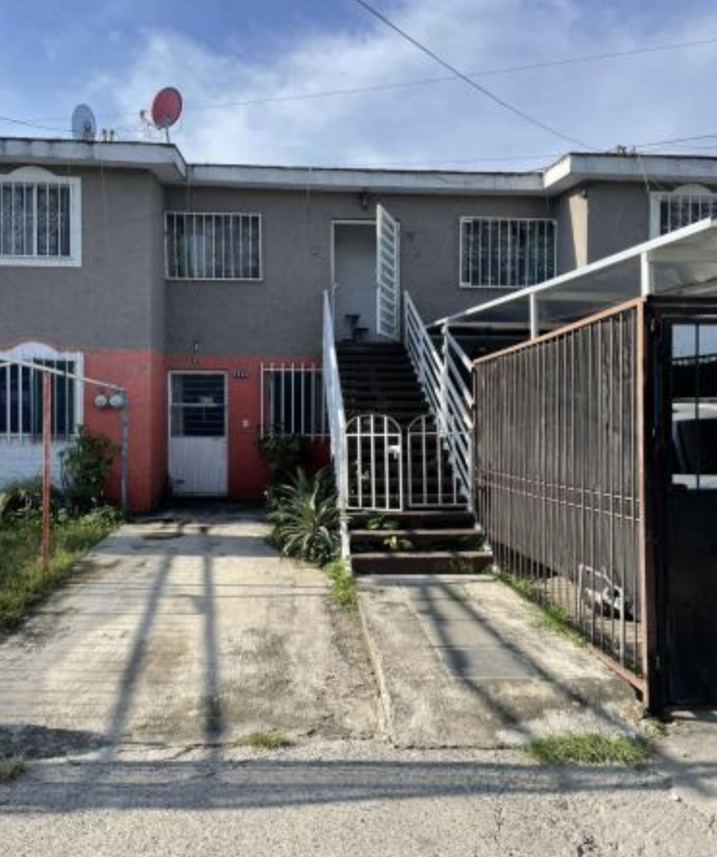 1 de 6: Planta alta 
Fachada