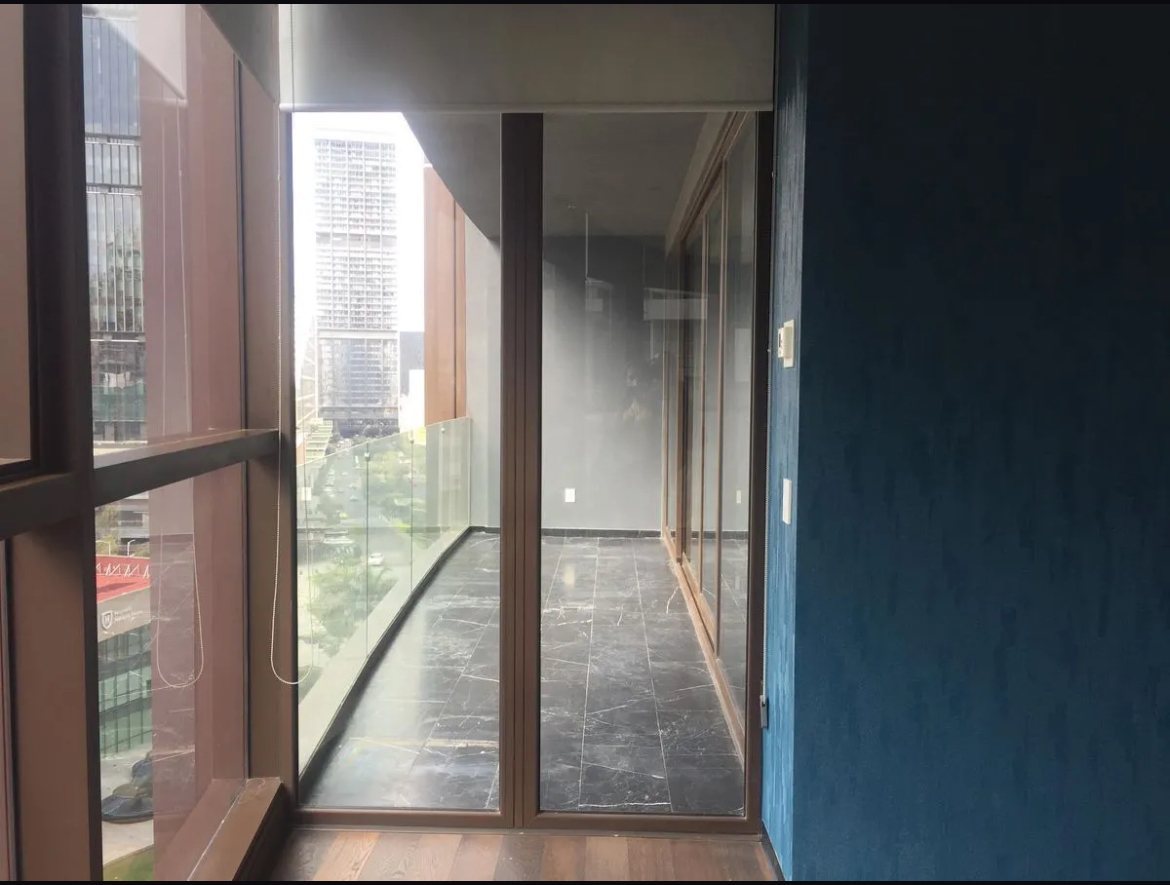 10 de 46: balcón de sala comedor