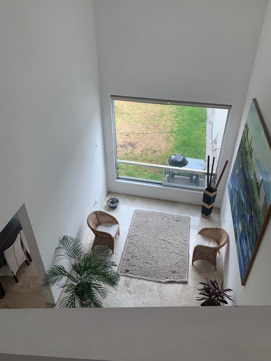 2 de 12: Hall con doble altura