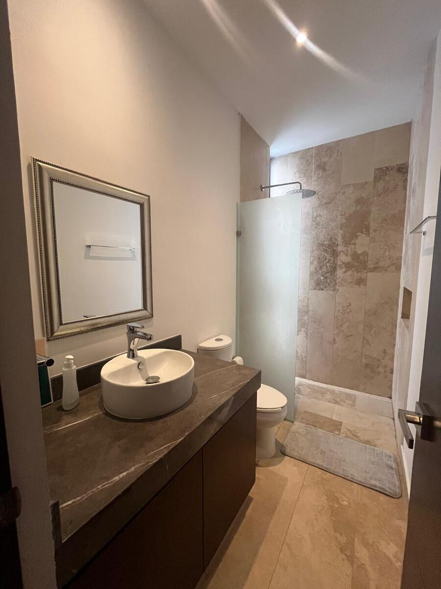 24 de 31: Baño recámara 3