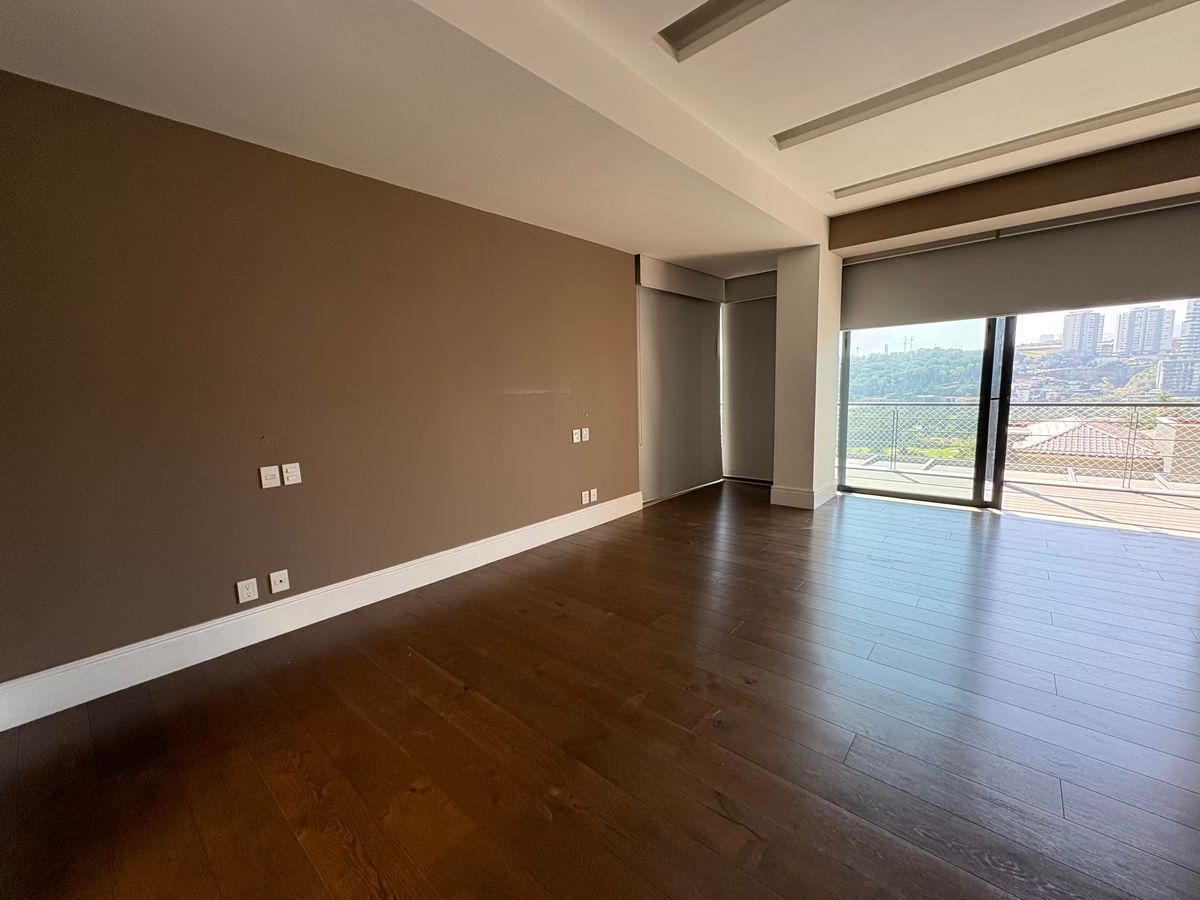 9 de 23: recamara principal con amplio balcon