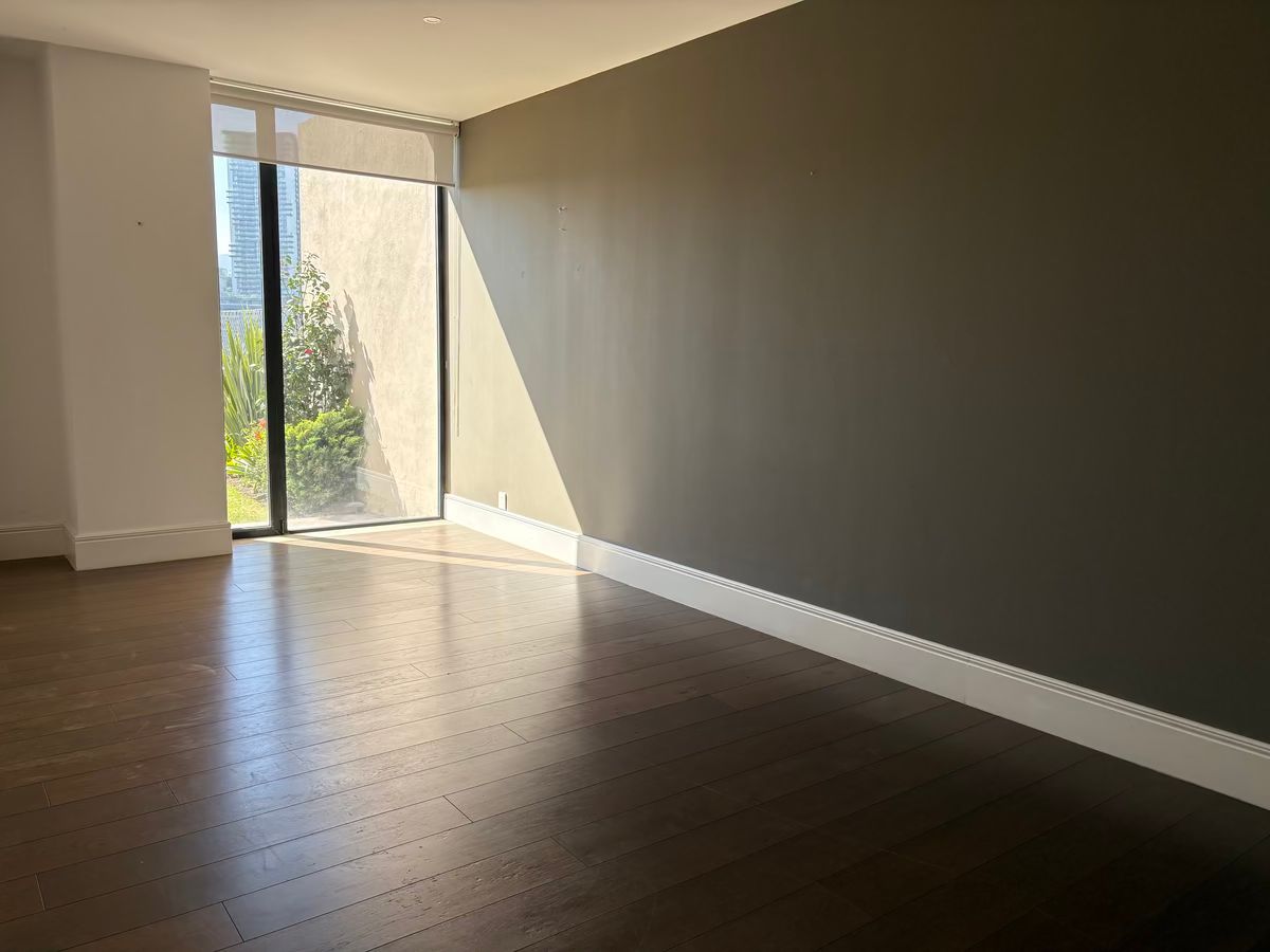 20 de 23: despacho y/o oficina