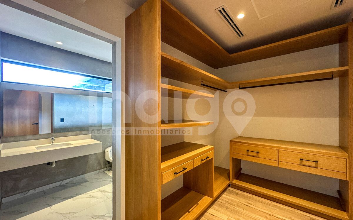 31 de 50: Vestidor Recámara Secundaria 1