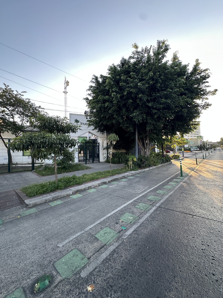 6 de 6: FACHADA POR AV GUADALUPE