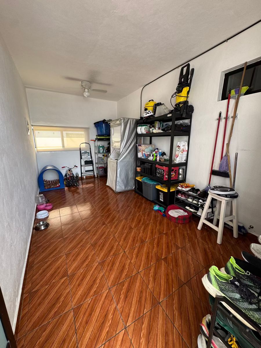 14 de 28: Área de lavado/bodega/cuarto de servicio