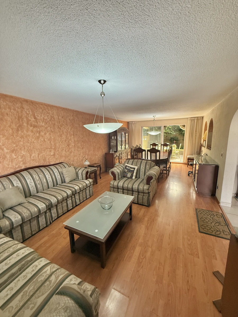 4 of 23: Amplia Sala - comedor corrida