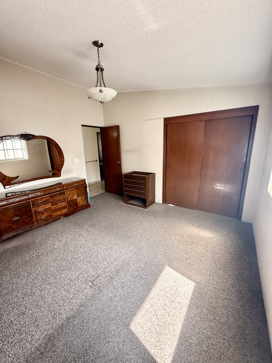 19 of 23: Recámara 2con clóset