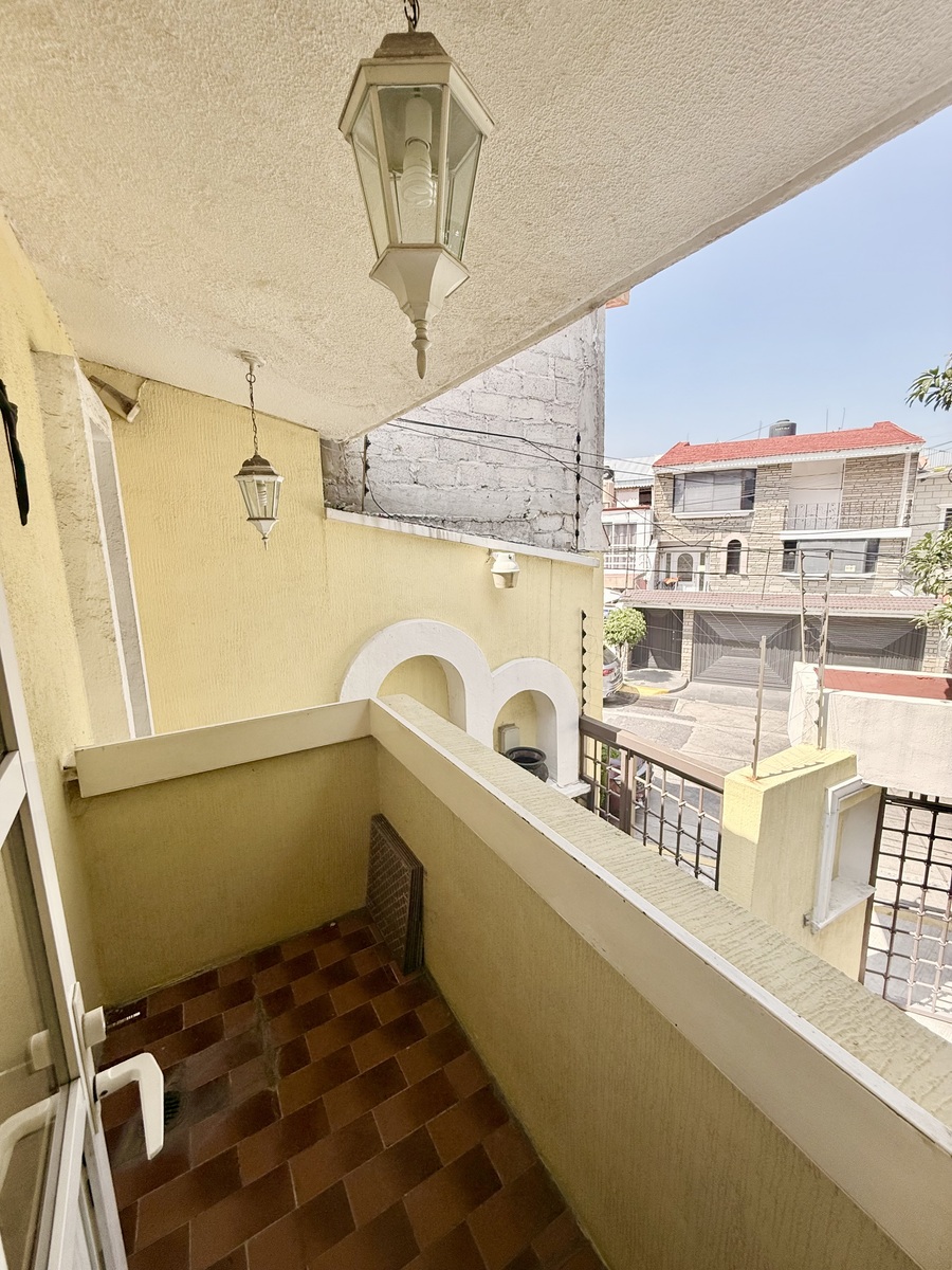 18 of 23: Balcón recámara 1