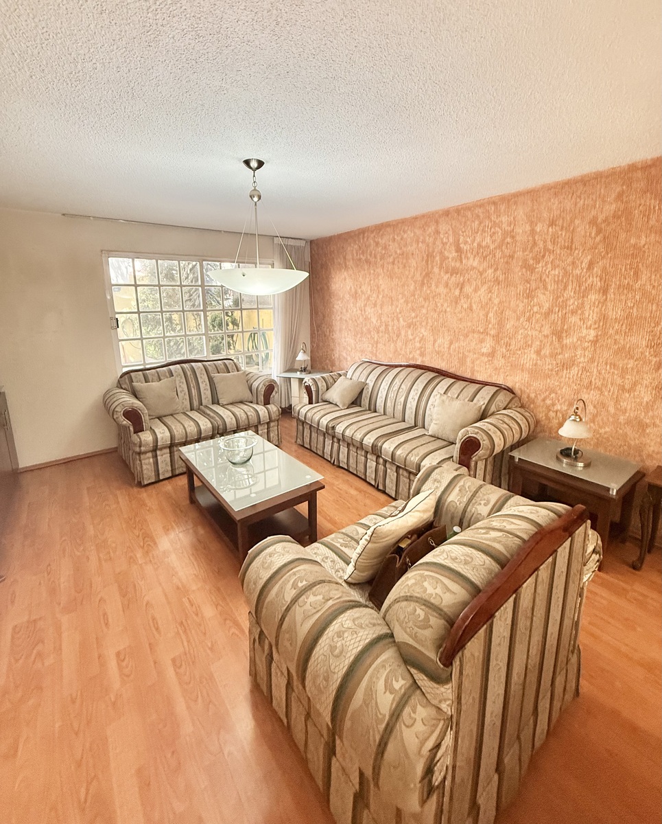 5 of 23: Amplia Sala - comedor corrida