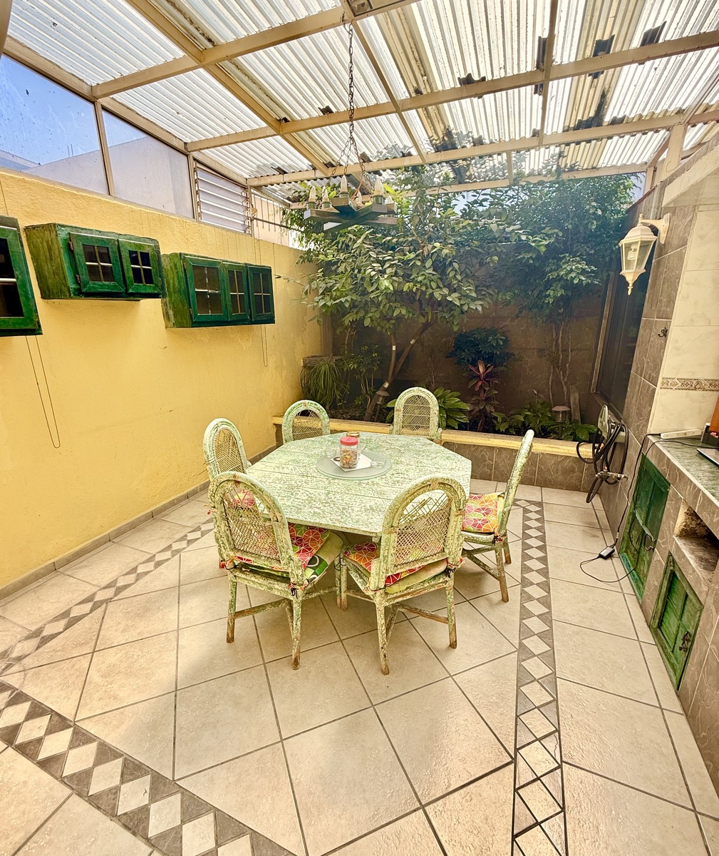 7 of 23: Agradable terraza techada