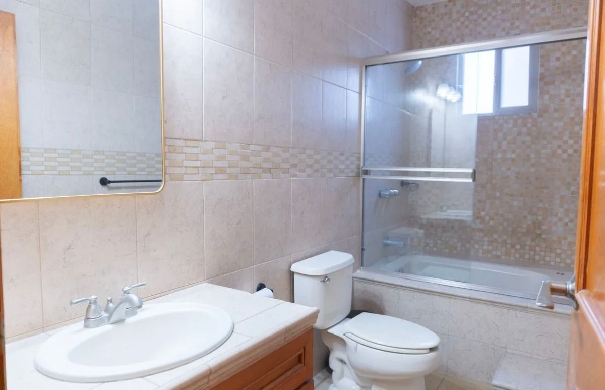 22 de 27: Baño completo