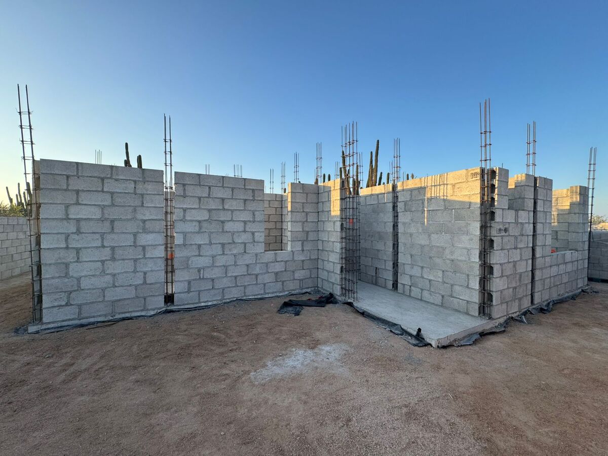 3 of 22: Bajo Construcción