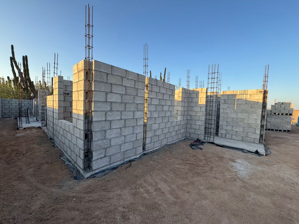 4 of 22: Bajo Construcción