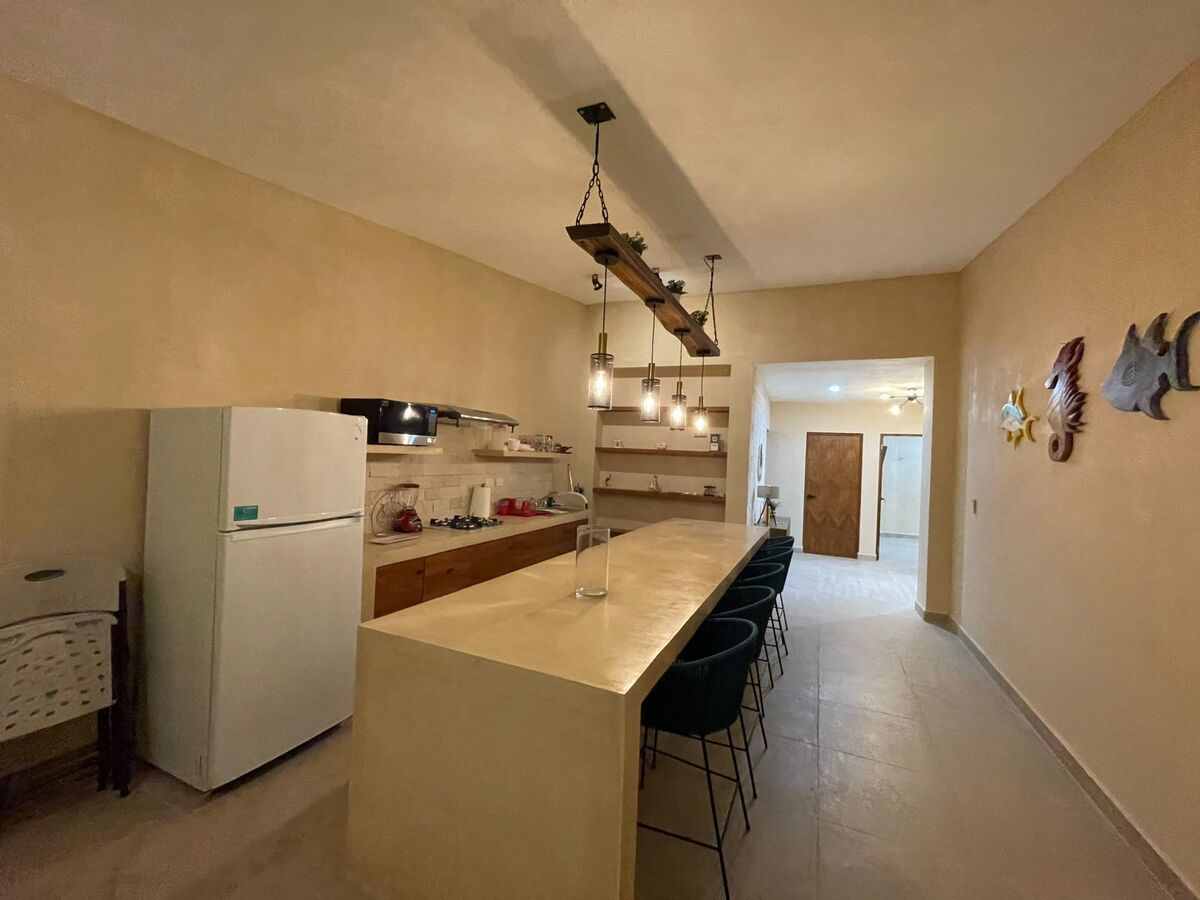 6 of 18: Isla de cocina