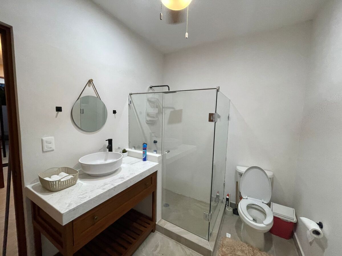 6 de 18: Baño de visitas