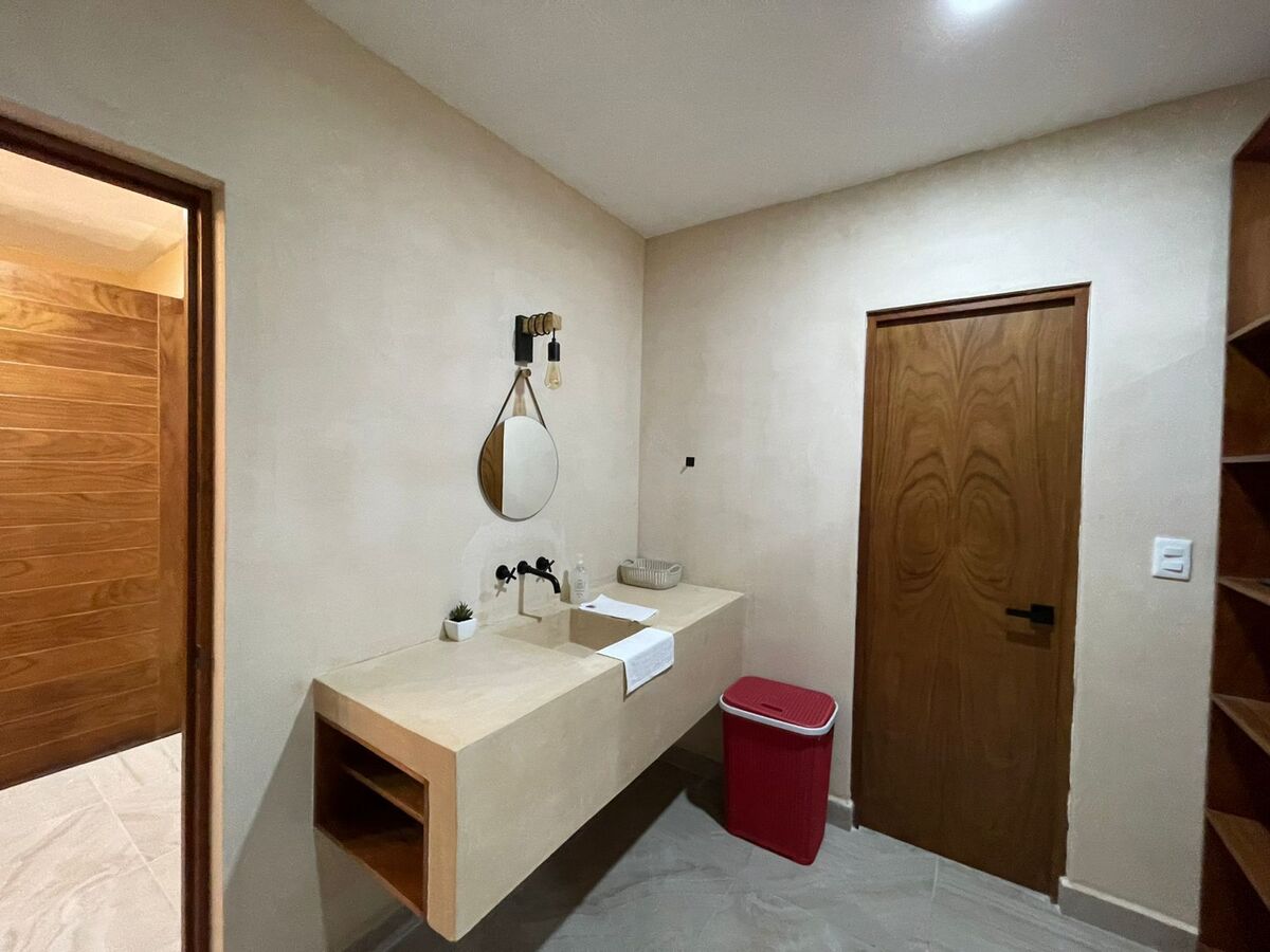 11 of 18: Baño recámara principal