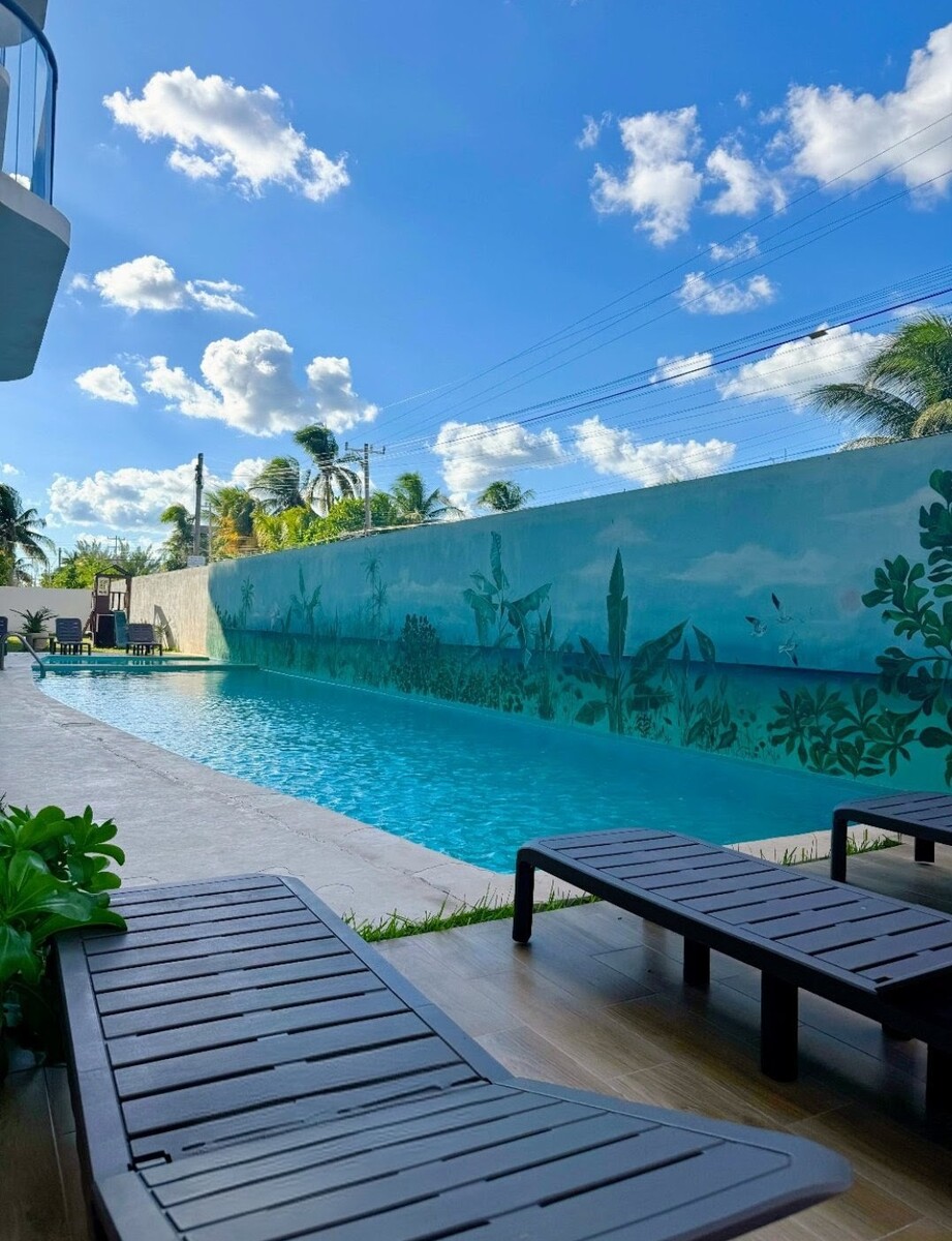 1 de 18: Alberca común  en planta baja