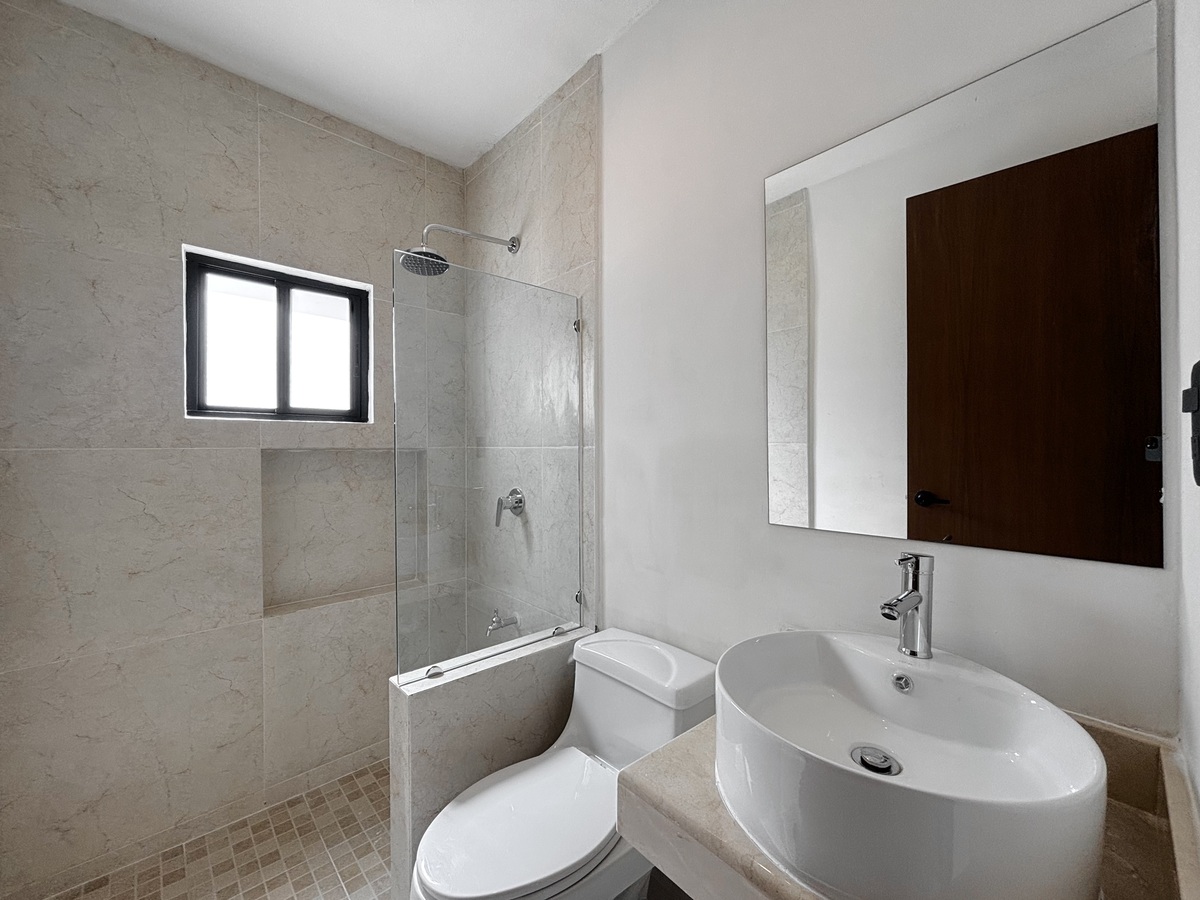 10 de 25: BAÑO VISITAS