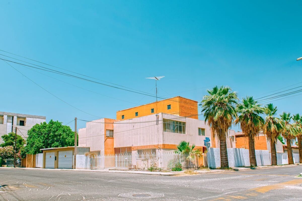 Building for boutique hotel, specialty clinic, or corporate use - foto 1