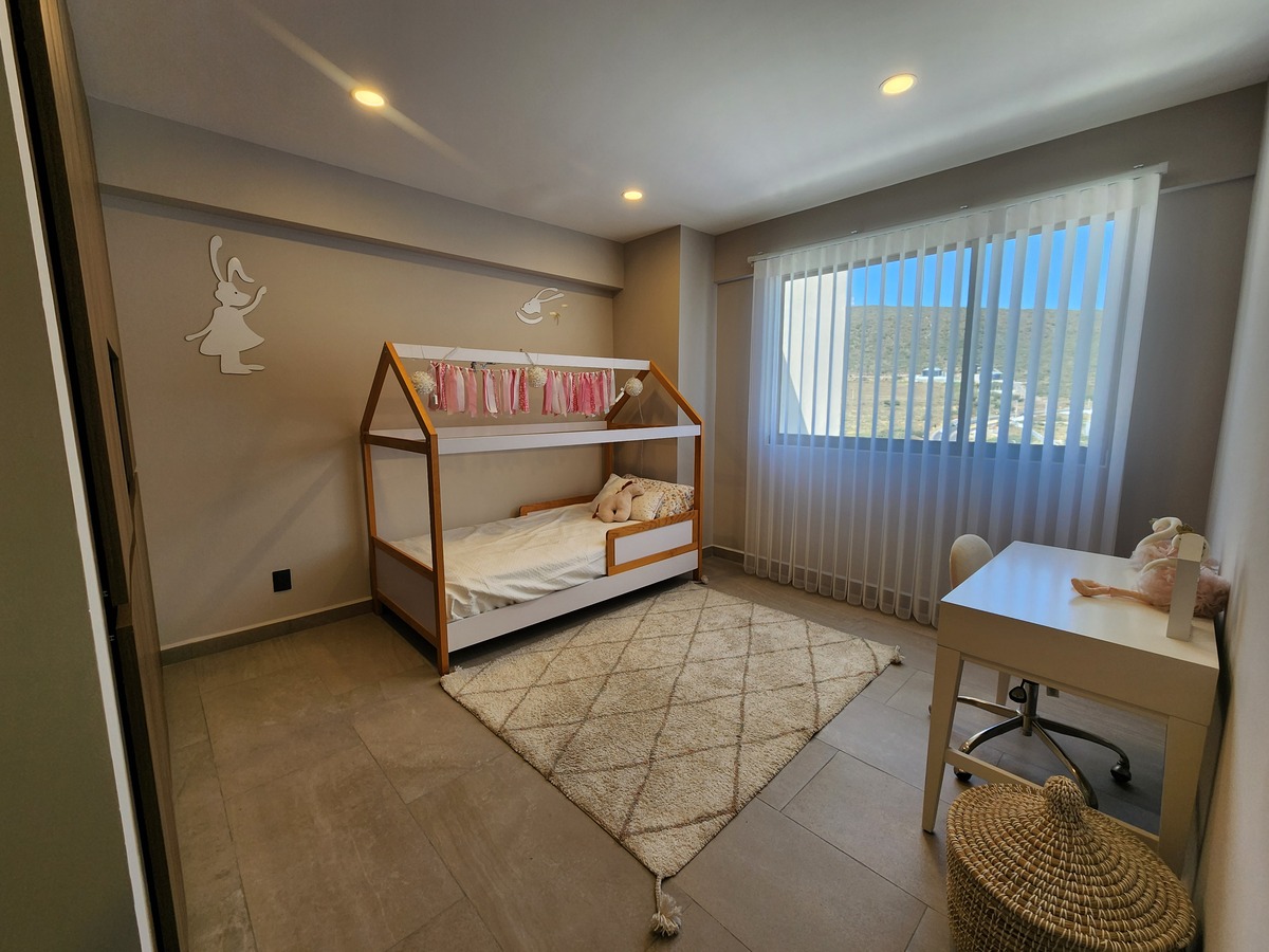 9 of 30: Habitación secundaria