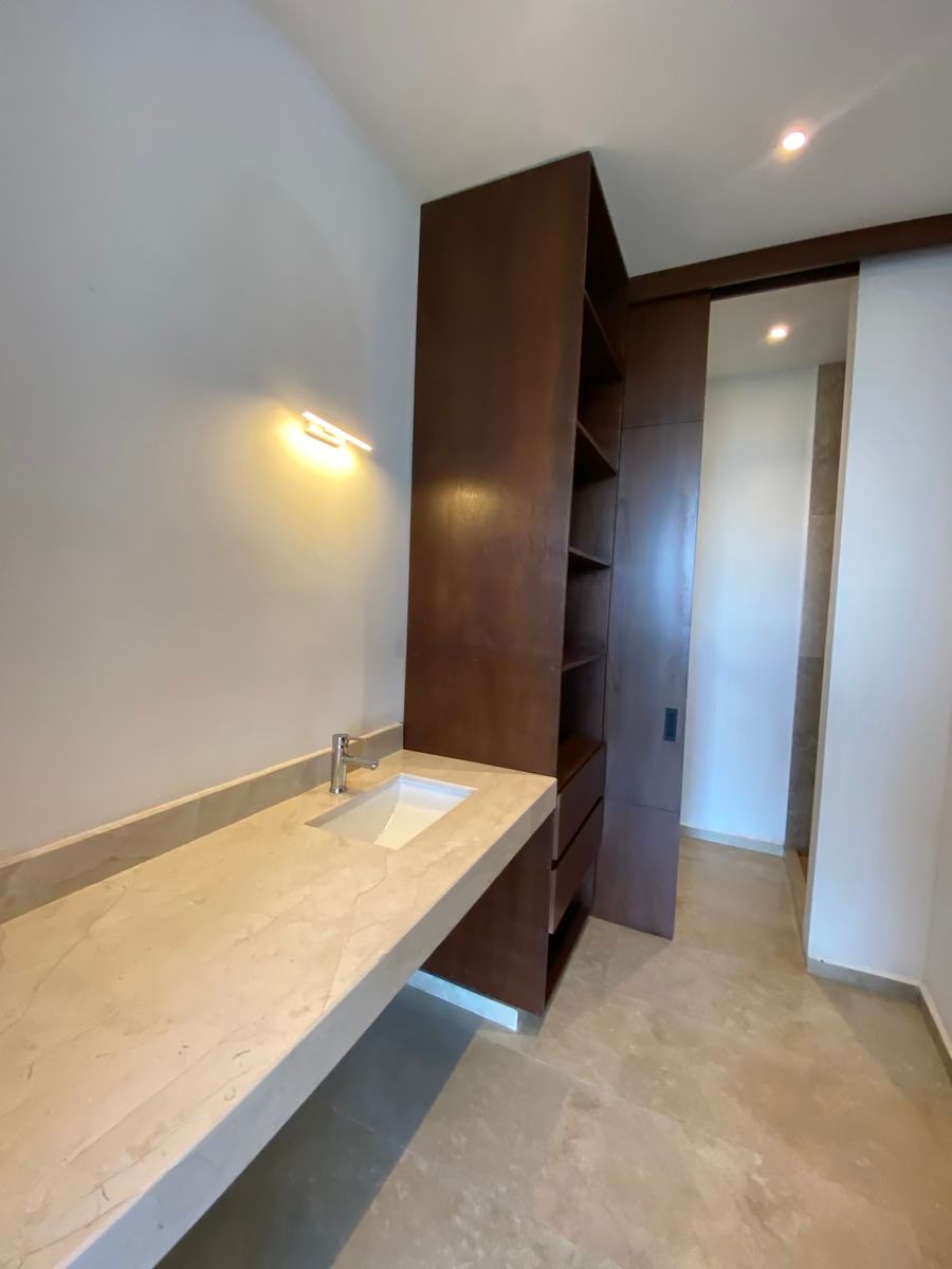 10 de 21: Baño principal