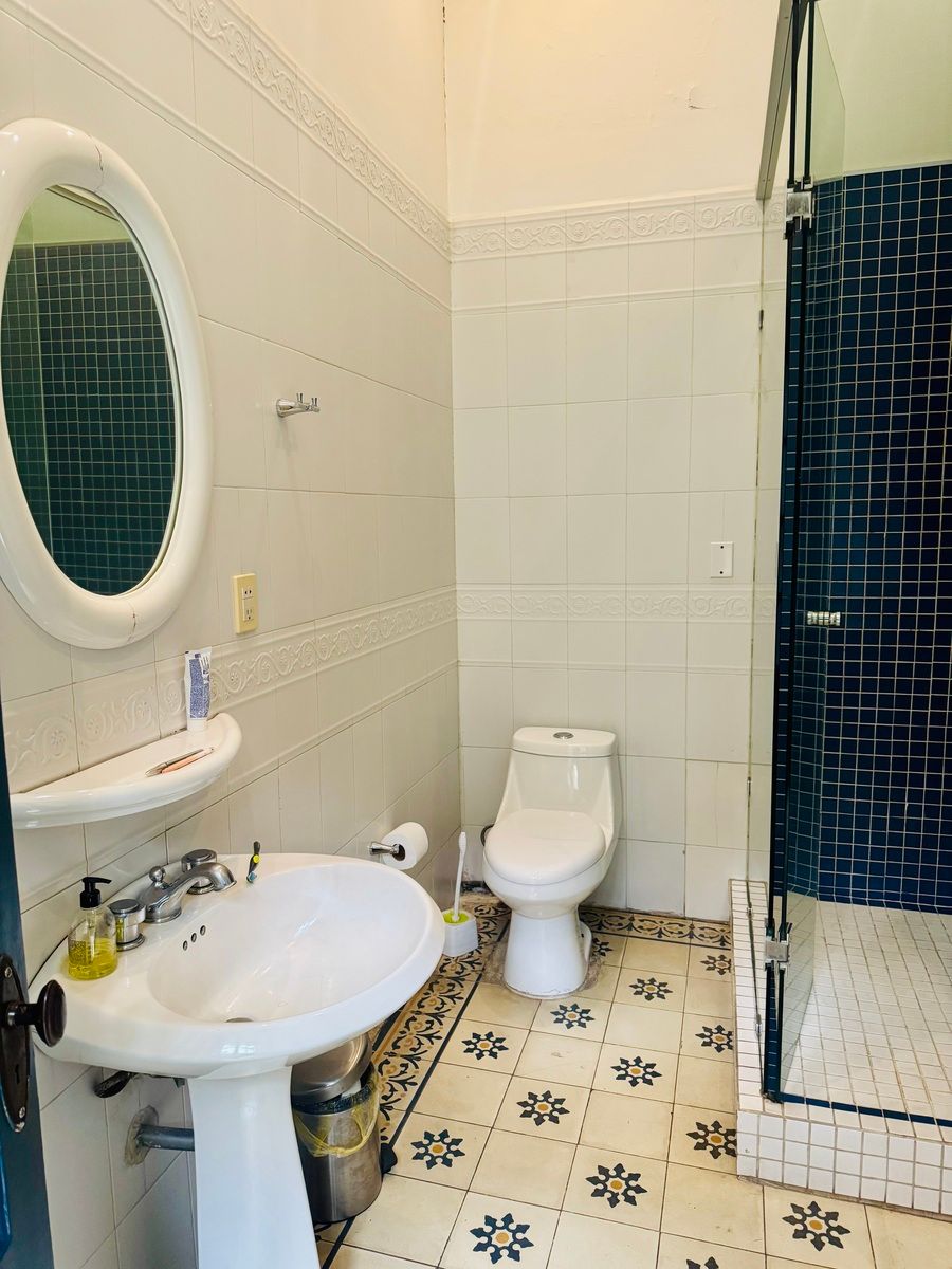 23 de 38: BAÑO COMPLETO SEGUNDO PISO