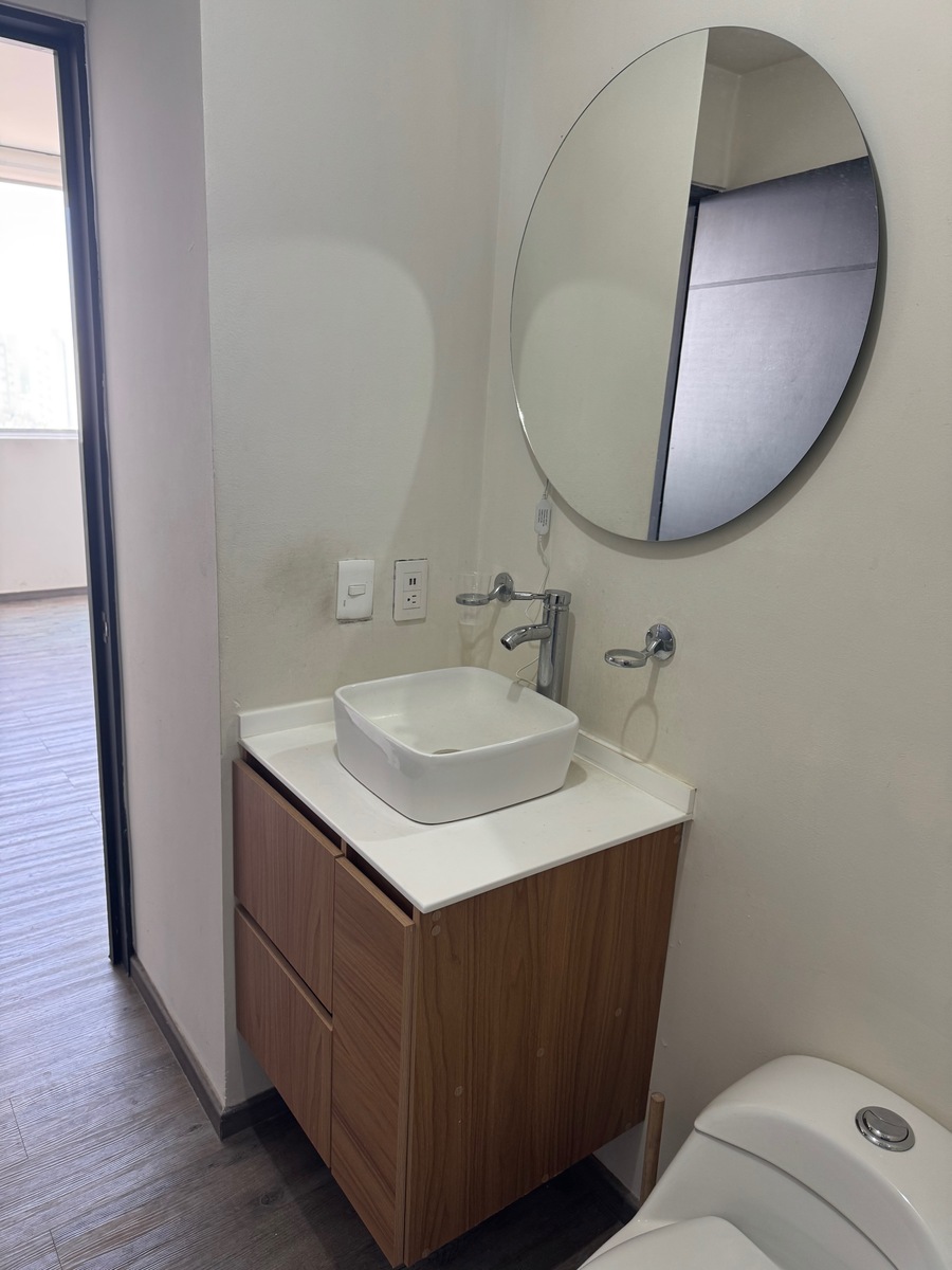 17 of 26: Baño de la recámara principal