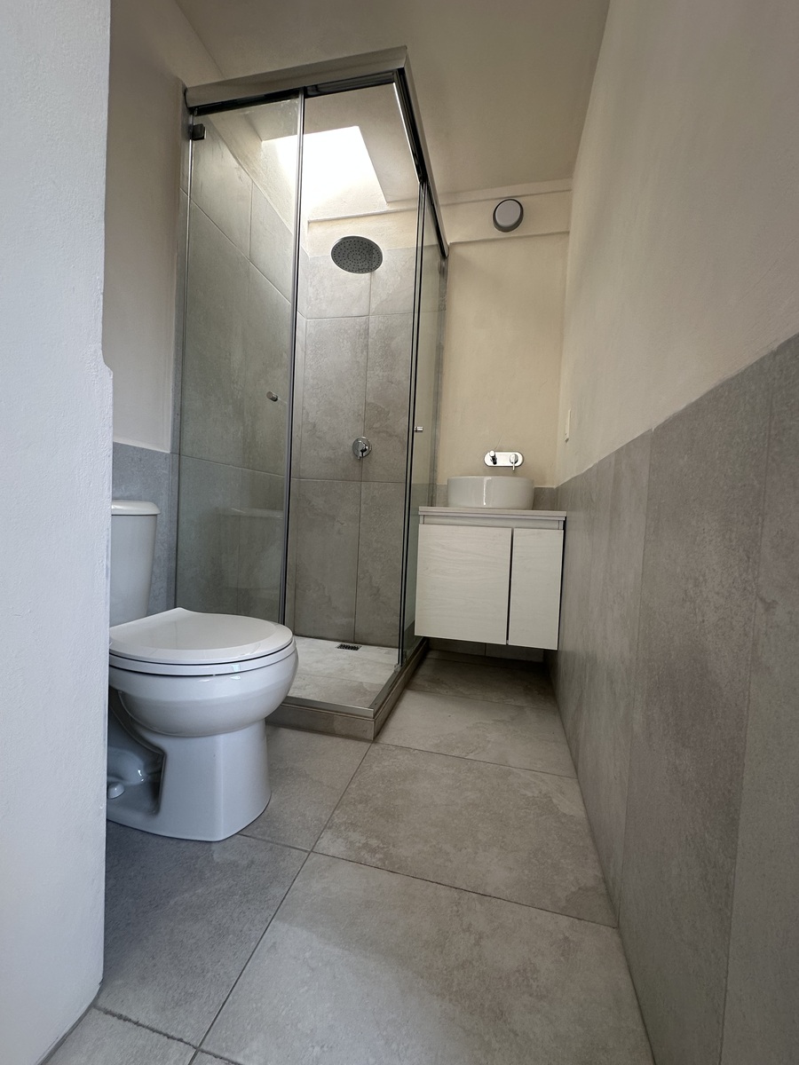 7 of 10: BAÑO COMPLETO 2