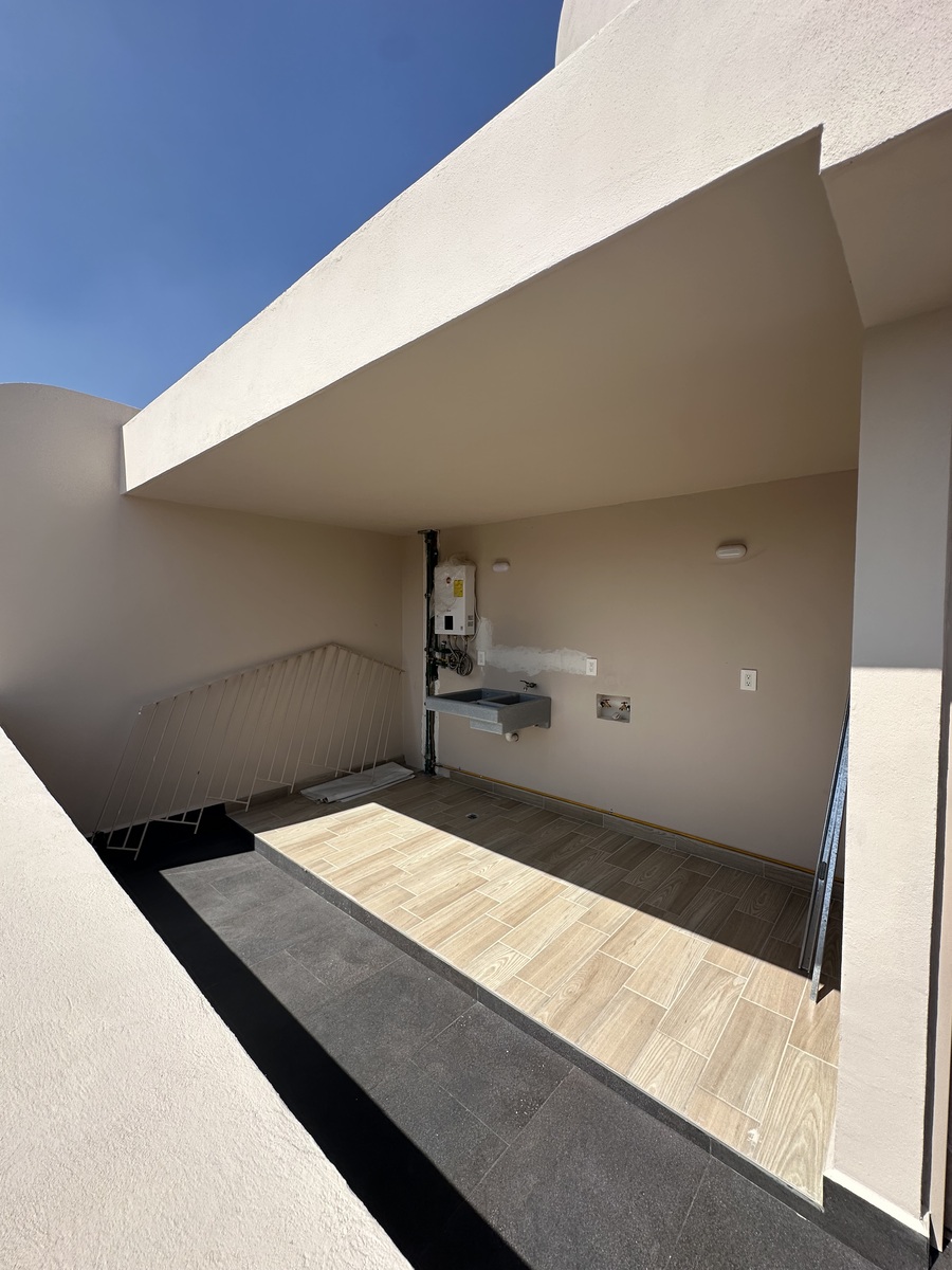 9 of 10: AREA DE LAVADO