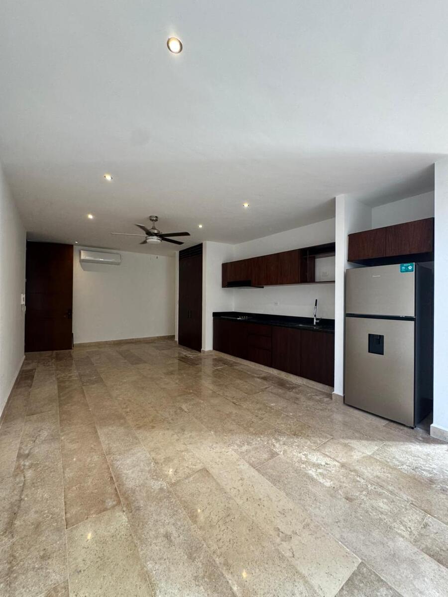 2 de 16: Área de sala comedor cocineta