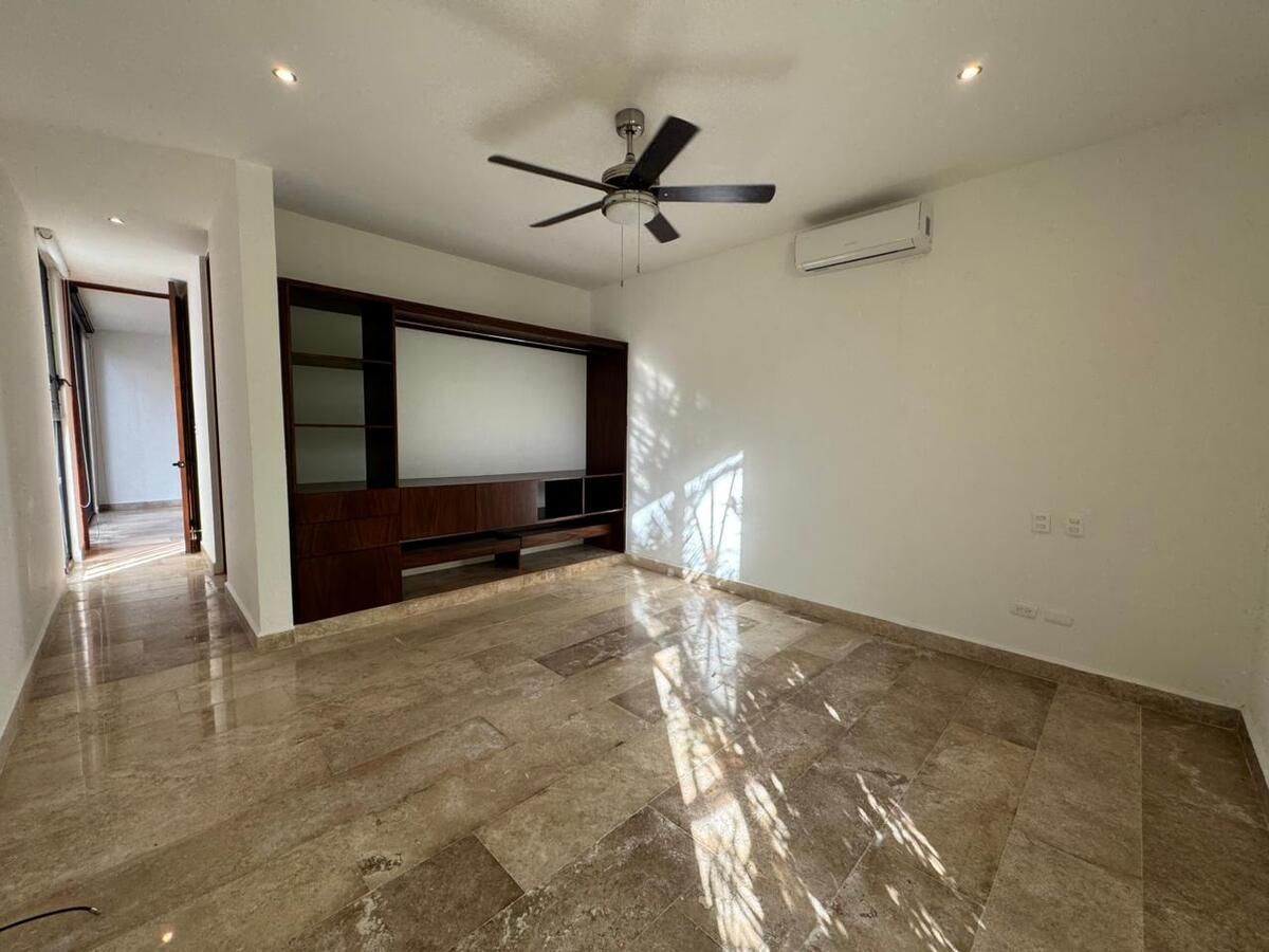 3 of 17: Recámara principal