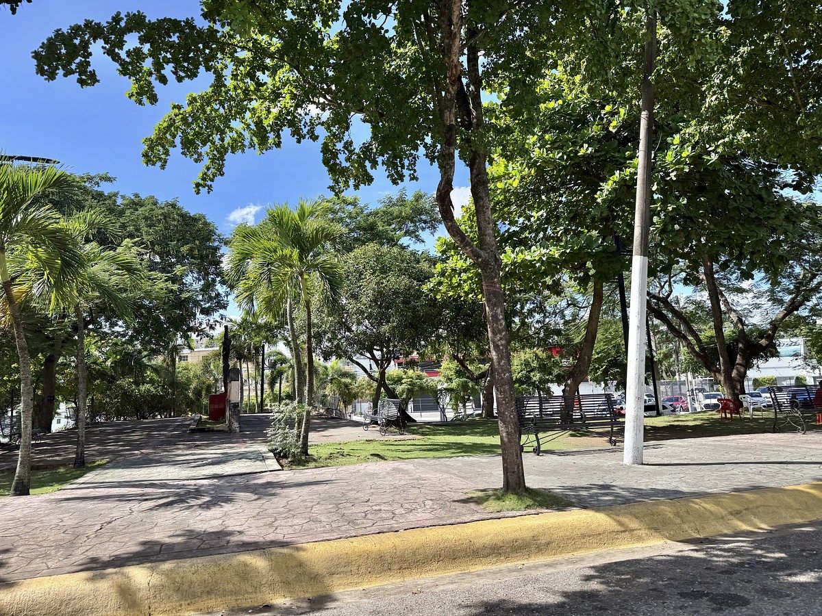 19 de 19: Parque justo en la esquina a pocos pasos